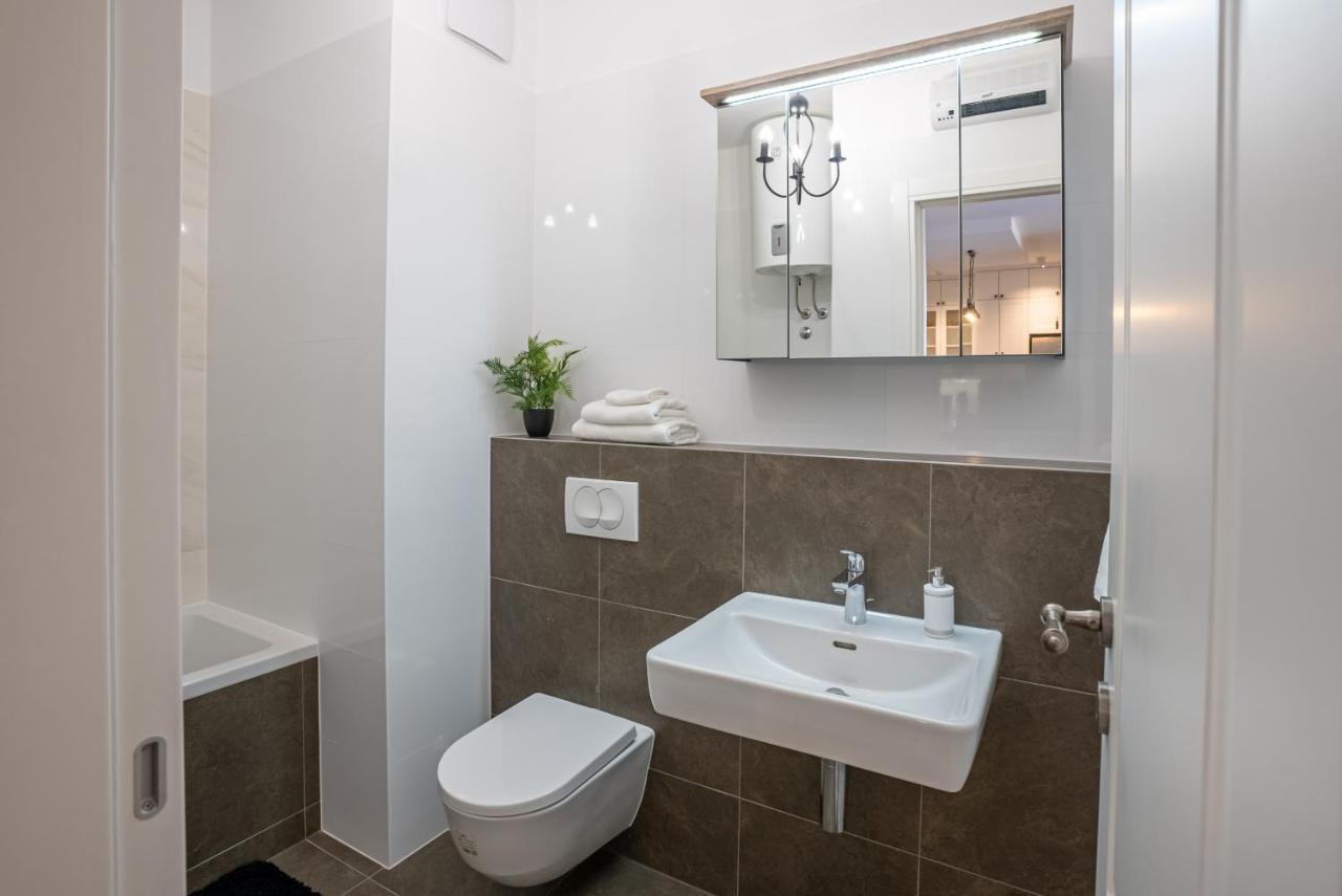 Morska Vila 6 Luxury Apartment Znjan Split Exterior foto